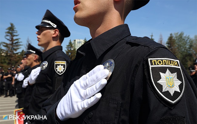 &quot;Стальная дисциплина&quot;: фоторепортаж с первого выпуска Академии патрульной полиции в Киеве